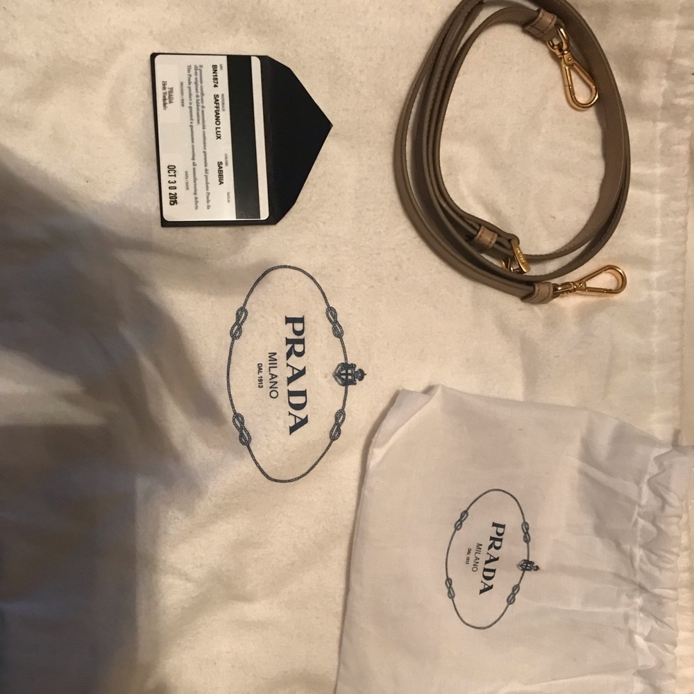 Prada Saffiano Lux - Picture 5 of 5